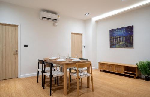 Samsen Nai House | Townhouse in Khet Phayathai - Ari