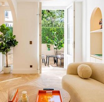 Montmartre Apartment | Townhouse Sacrée cœur Place du Tertre Montmartre