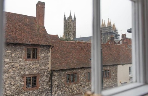 The King's Mile House | Townhouse with cathedral views