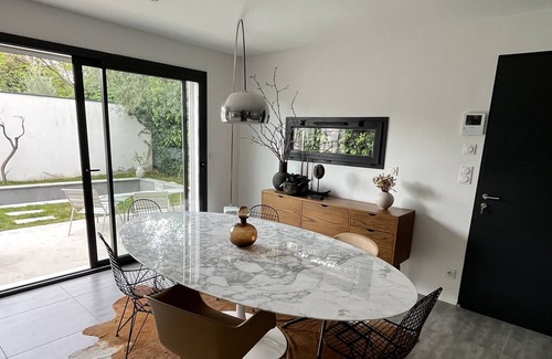 Mont Duplan House | Townhouse with garden and pool