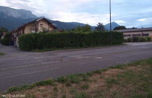 Thyez Apartment | très grand appartement de 90 m2 avec trois ventilateurs, jusqu'à 6 personnes