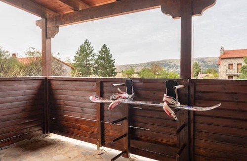 Arachova Apartment | Traditional cosy chalet in Livadi