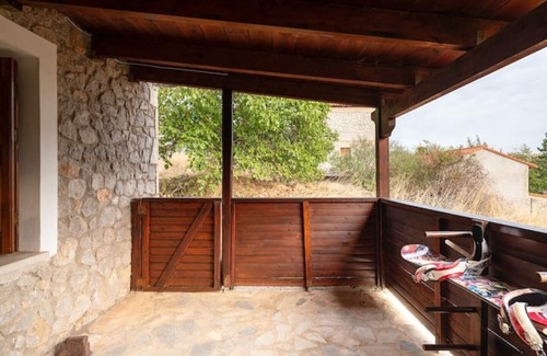 Arachova Apartment | Traditional chalet in Livadi
