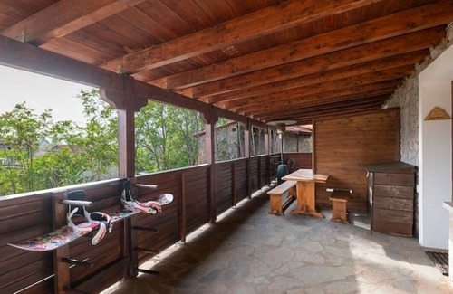 Arachova Apartment | Traditional chalet in Livadi