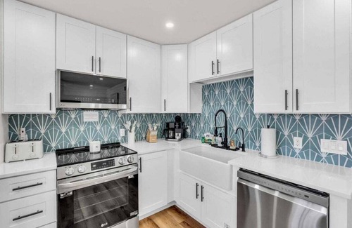 Whitney Beach Condo | Tradewinds Cottage 14 - Completely Renovated Beach/Pool Access