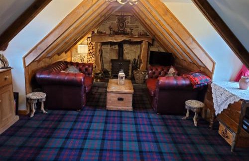 Dalry House | Traditional 2-Bed Cottage in Dalry