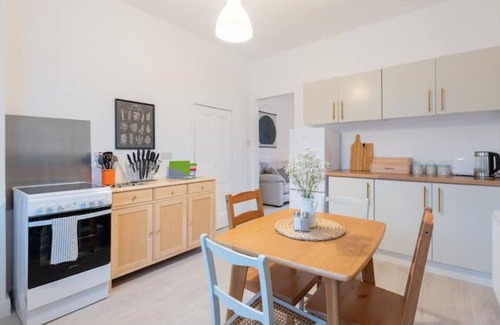 Kirriemuir House | Traditional 2 bed home in Kirriemuir