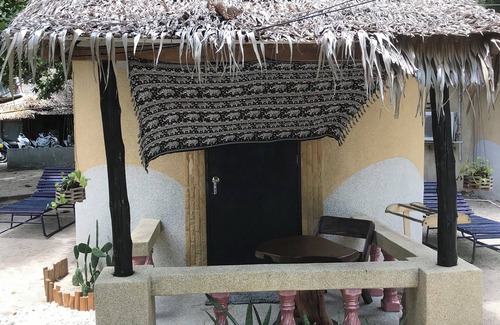 Ko Pha-ngan House | Traditional Hut on the beach, beside the tropical jungle of Koh Phangan /AC/WIFI