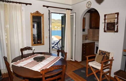 Paleopolis House | Traditional island house