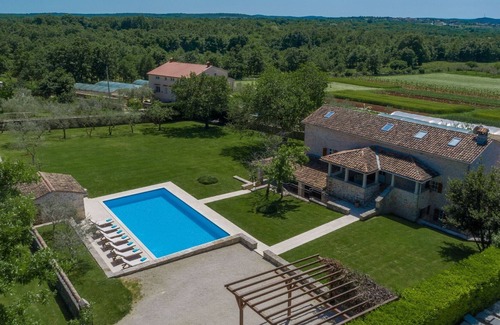 Vosteni Cabin | Traditional stone house for 10 people, large garden and pool, Sveti Lovrec