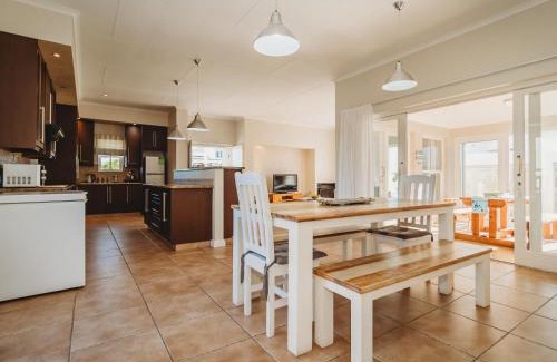 George House | Trafford Cottage on Kingswood Golf Estate