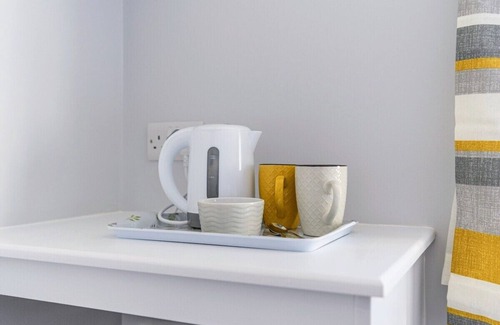Tramore Apartment | Tramore Beach Room (@BurrowLodge)