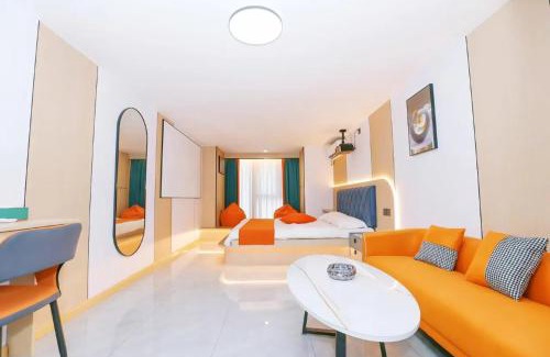 District 10 Apartment | Tranh Đông Hồ