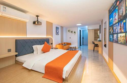District 10 Apartment | Tranh Đông Hồ
