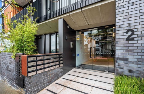 Point Chevalier Apartment | Tranquil 2 Bd Apt with AC, WIFI, & 10 min from CBD