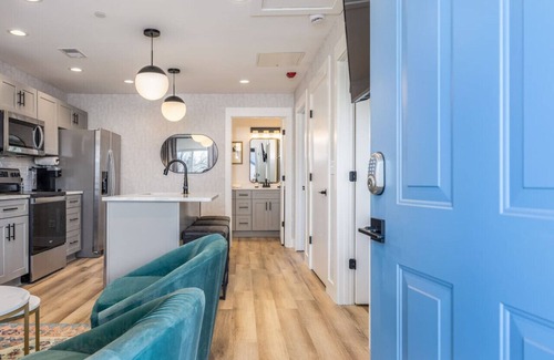 Hillsboro Village Apartment | Tranquil 3 Beds 2 Bedroom Nashville Condo - Walk to Grocery, Restaurants