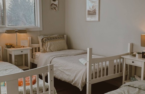 Sherwood Park Other | Tranquil Acreage Family Getaway Close to the City! Hot Tub & Wood Burning Sauna!