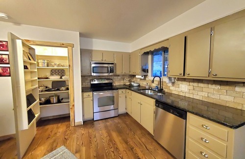 Cascade-Chipita Park House | Tranquil Greene–Scenic Mountain Home near Pikes Peak-3 bedroom in Cascade.