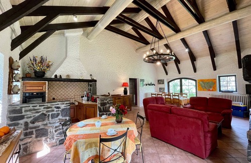 Queyrieres Cottage | Tranquil Getaway: Cozy Home with Forest Views, Fireplace, and Family Amenities