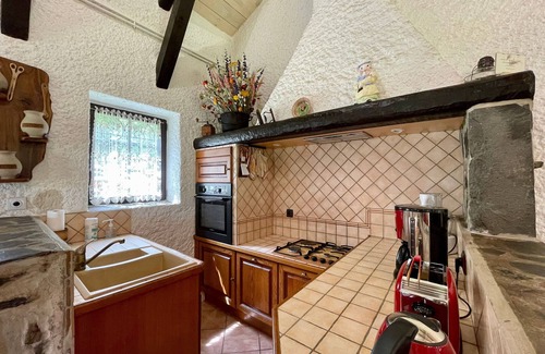 Queyrieres Cottage | Tranquil Getaway: Cozy Home with Forest Views, Fireplace, and Family Amenities