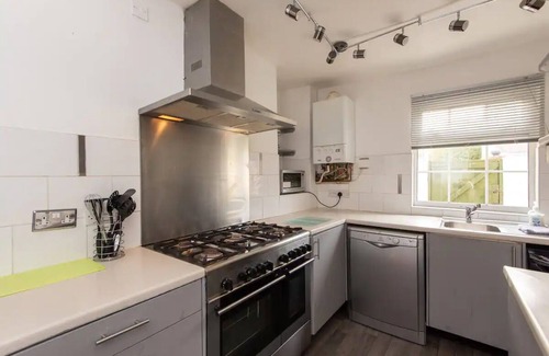 Newcastle-upon-Tyne House | Tranquil Home in Newcastle-gateshead. Ideal for Family or Workers. Close to Town