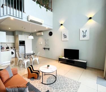 Shah Alam House | Tranquil Homes at i-City - WiFi TV Box & 1 Carpark
