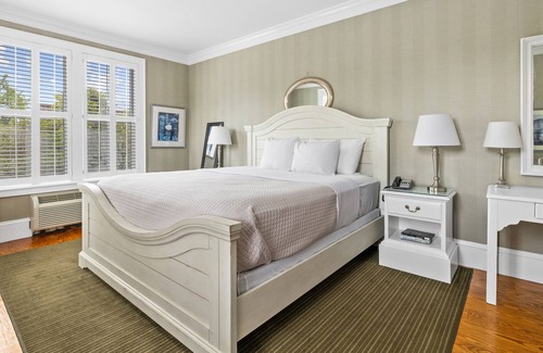 Historic Downtown Manteo Apartment | Tranquil House Inn - Downtown Waterfront Manteo - 1 Queen Standard Rm 18
