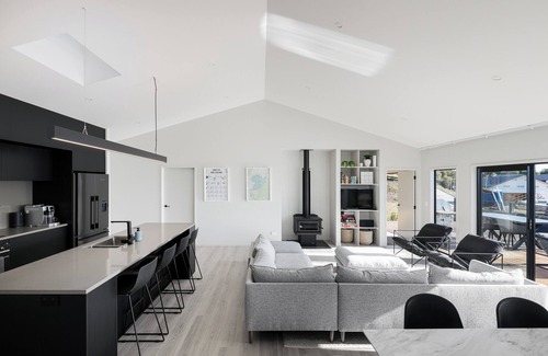 Kinloch House | Tranquil Kinloch Hillside Escape - Perfect for Family Gatherings