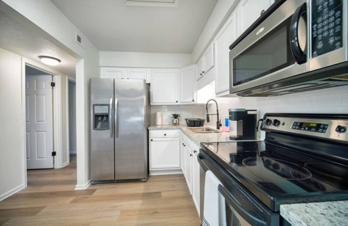 Southpoint House | Tranquil Manor - 2 bed/1 bath