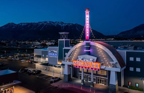 Vineyard House | Tranquil Modern Luxury Home