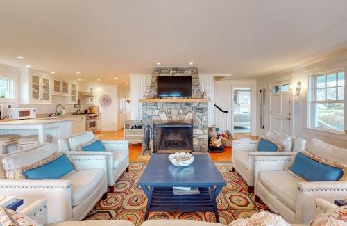 Ocean Point House | Tranquil Ocean Retreat