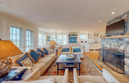 Ocean Point House | Tranquil Ocean Retreat