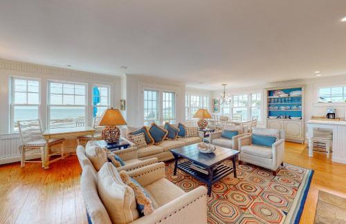 Ocean Point House | Tranquil Ocean Retreat