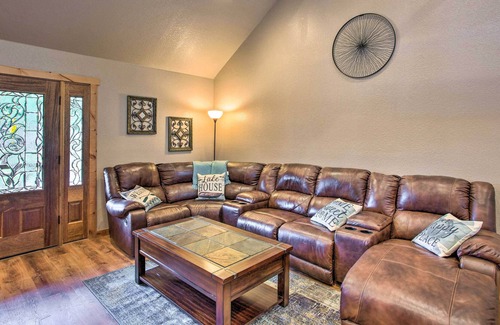 Palo Pinto House | Tranquil Palo Pinto Home w/ Deck + Boat Dock!