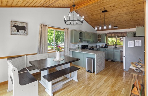 McArthur House | Tranquil ranch with breathtaking views, pool, hot tub, and peace of mind.