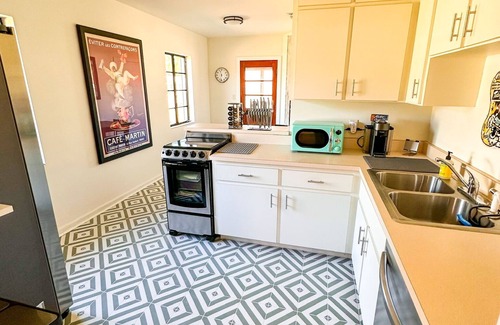 Plant City House | Tranquil Retreat in historic district. Your Home Away from Home.