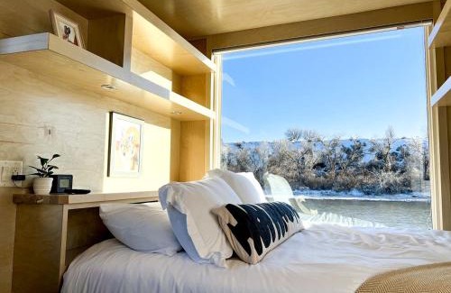 Pear Park House | Tranquil Tiny House Hideaway in Colorado: Peaceful Waterside Bliss in Grand Junction