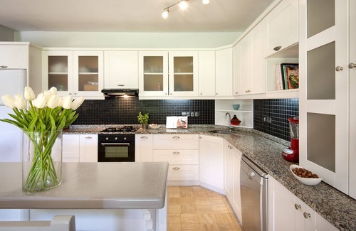 Dagbelen Villa | Tranquil Villa set in 2 acres with large pool, volleyball, basketball, badminton