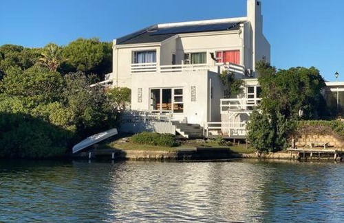 Marina da Gama House | Tranquil Waterfront Hideaway with Stunning Views