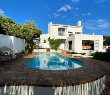 Marina da Gama House | Tranquil Waterfront Hideaway with Stunning Views