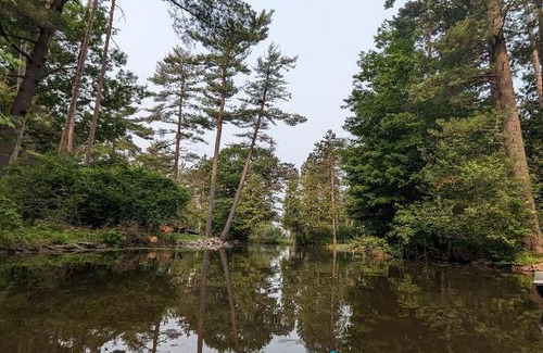 Wausau House | Tranquil Waterside Haven