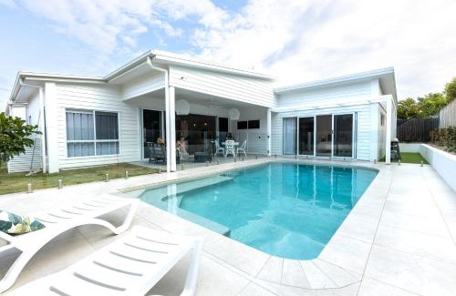 Mooloolaba House | Tranquil Whitehaven Retreat in Mooloolaba