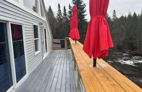 Clarksville House | Tranquil Woods, Water and Wildlife