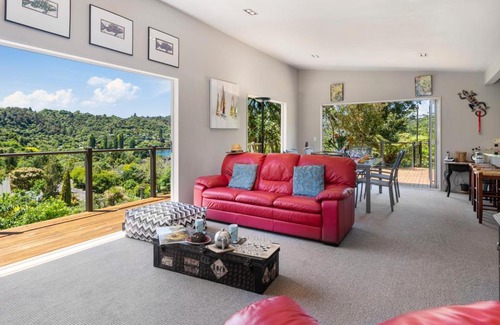 Lake Tarawera House | Tranquility at Tarawera - Lake Tarawera Holiday Home