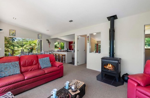 Lake Tarawera House | Tranquility at Tarawera - Lake Tarawera Holiday Home