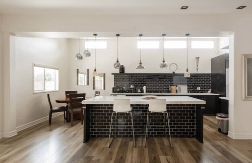 West Los Angeles House | Tranquility in Prime Location w Private Pool