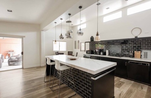 West Los Angeles House | Tranquility in Prime Location w Private Pool