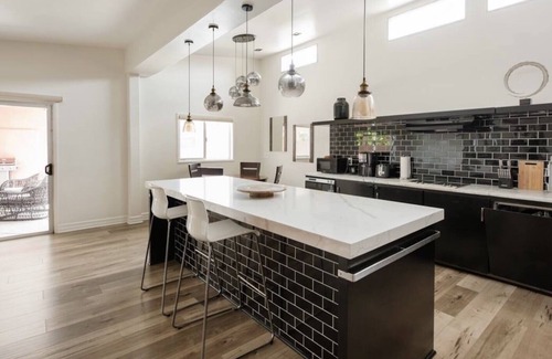 Melrose Villa | Tranquility in Prime Location