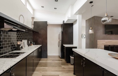 Melrose Villa | Tranquility in Prime Location