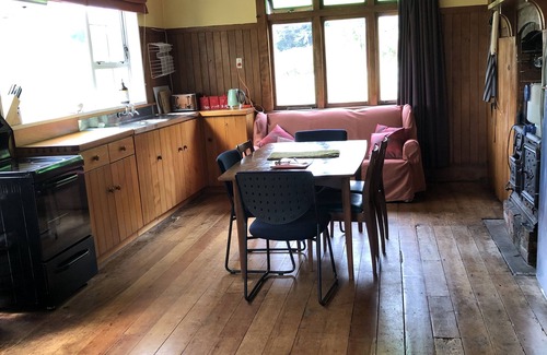 Rangiwahia Cottage | Tranquility in Rangiwahia. Bush walks, tramp the Ruahines and Rangiwahia hut.